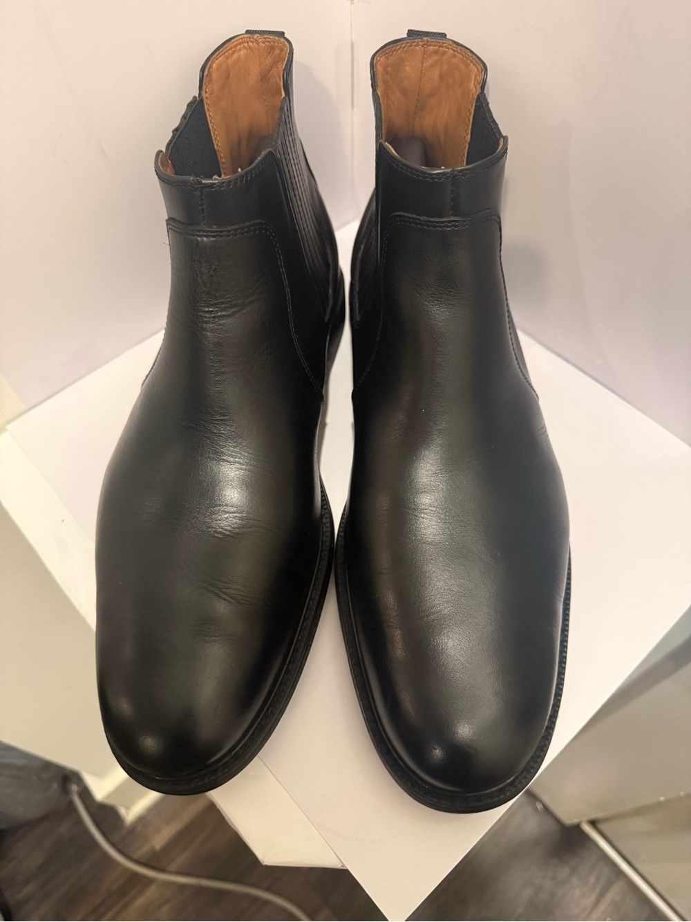 Johnston & Murphy Men’s Black Leather Chelsea Boots Size 11M